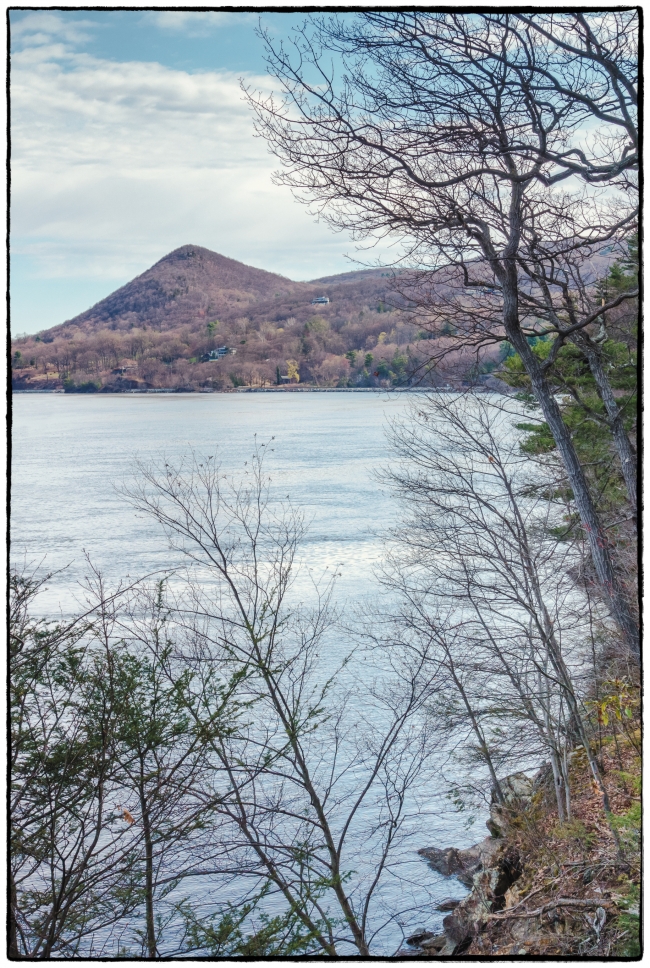 mysterypointwalkalongriver-1