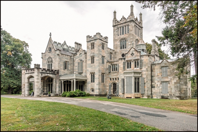 lyndhursthouse-1-of-3