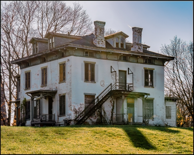 abandonedmansion-1-of-3