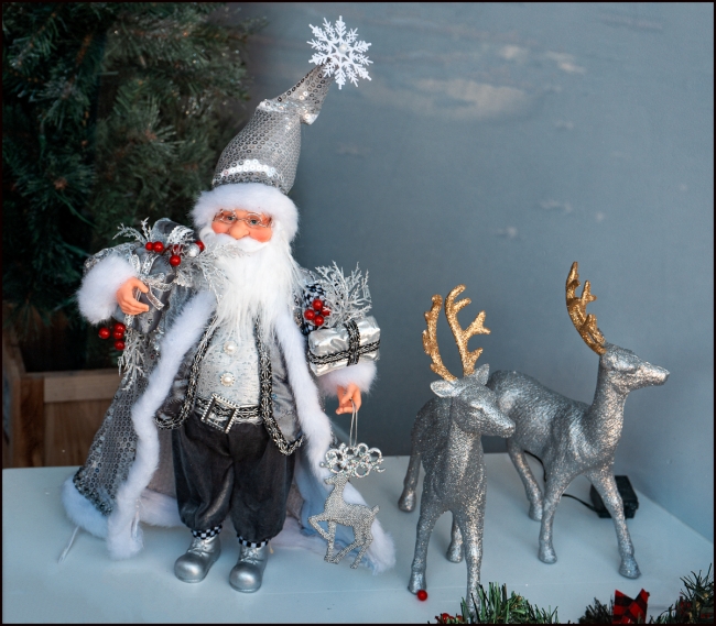 acoupleofshopwindows-2