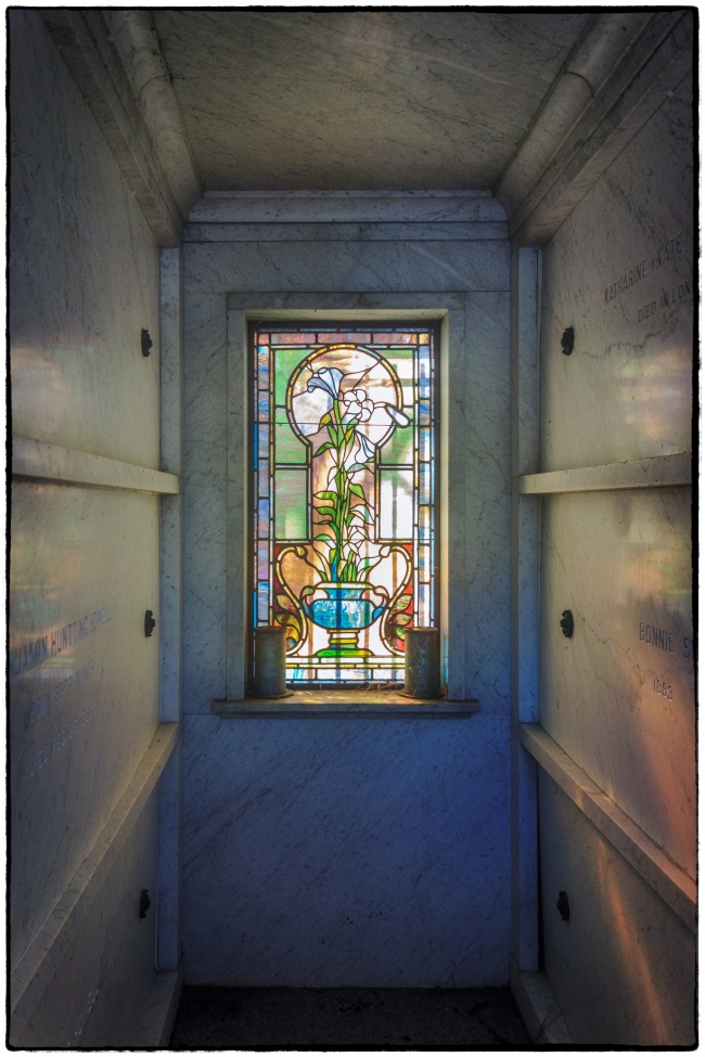 Inside the mausoleum Photography, Images and Cameras