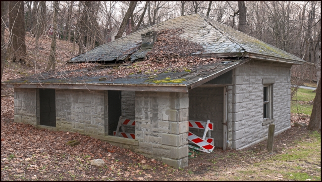 aroundneighborhoodoldbuilding-1