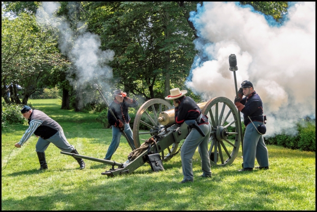reenactmentfiringcannon-2-of-2
