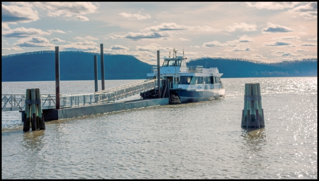 walkaroungossininghaverstrawferry-1