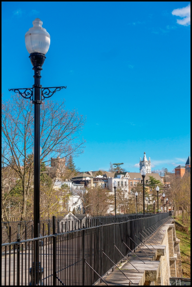 walkaroungossiningpromenade-1