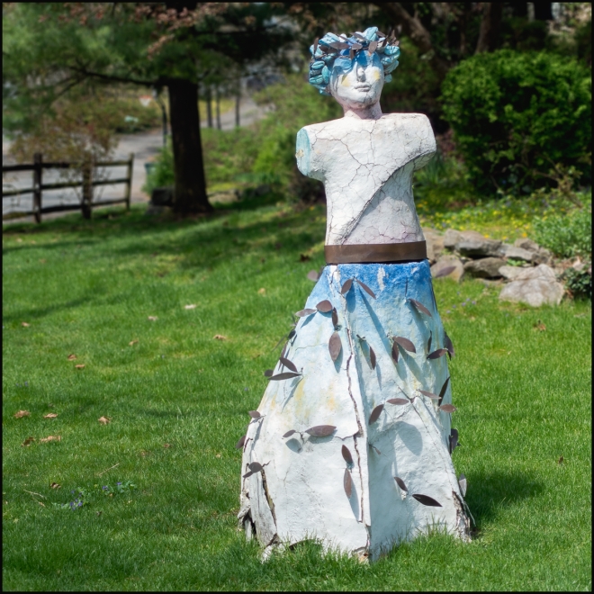 A-couple-of-statues-1-of-2