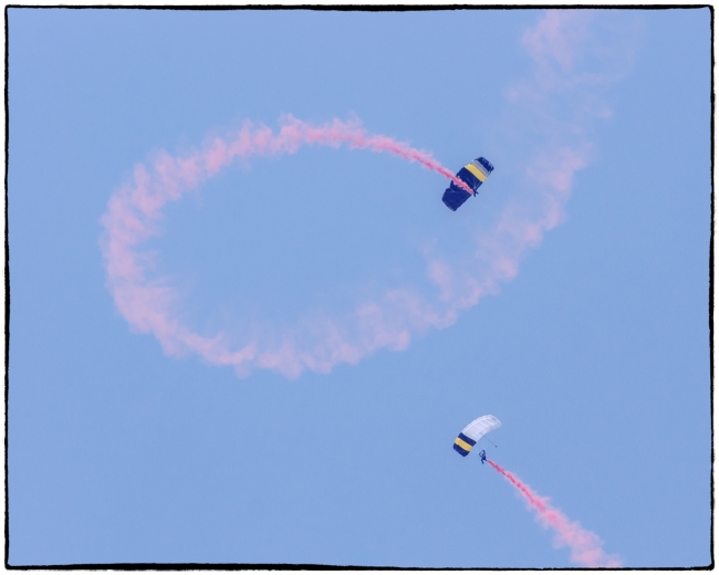 nyairshowparachutes-1