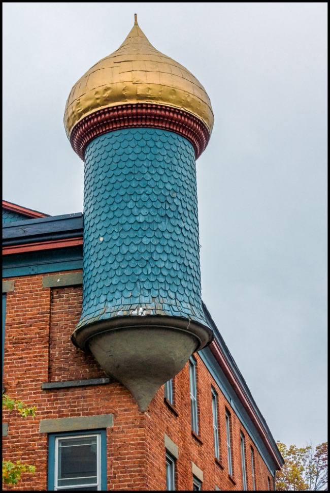 peekskillharvestfestivalinterestingbuilding-1