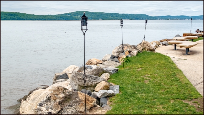 dobbsferrylunchathalfmoon-2